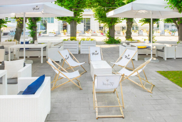 Wooden deckchair - Image 6